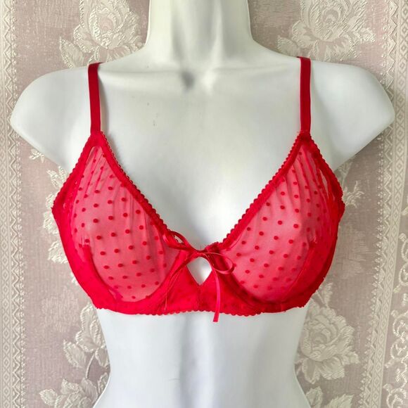 Victoria's Secret Red Bra - Picture 1 of 8